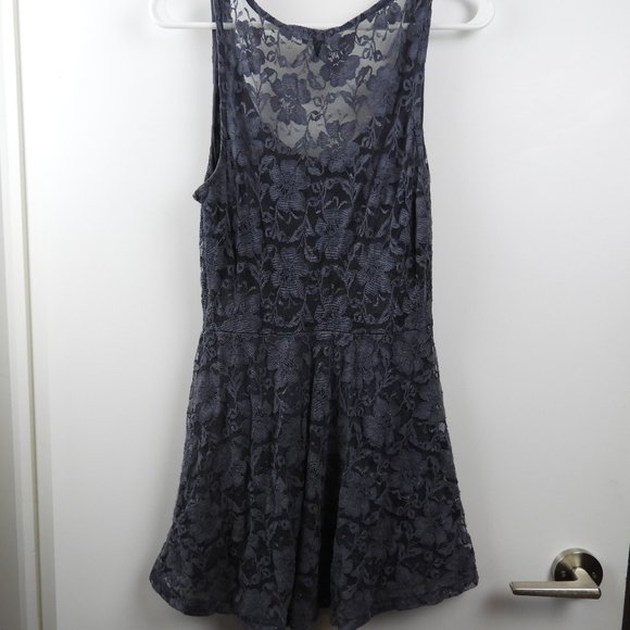 Aritzia Grey Lace Sleeveless Dress in Small - Picture 2 of 4